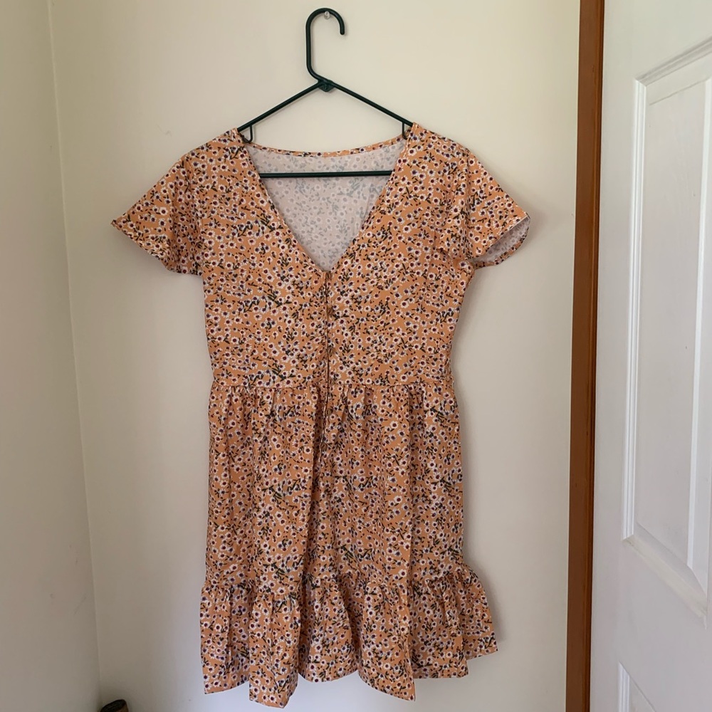 Ditsy flowered babydoll dress 💛🌼🌼 NEVER WORN